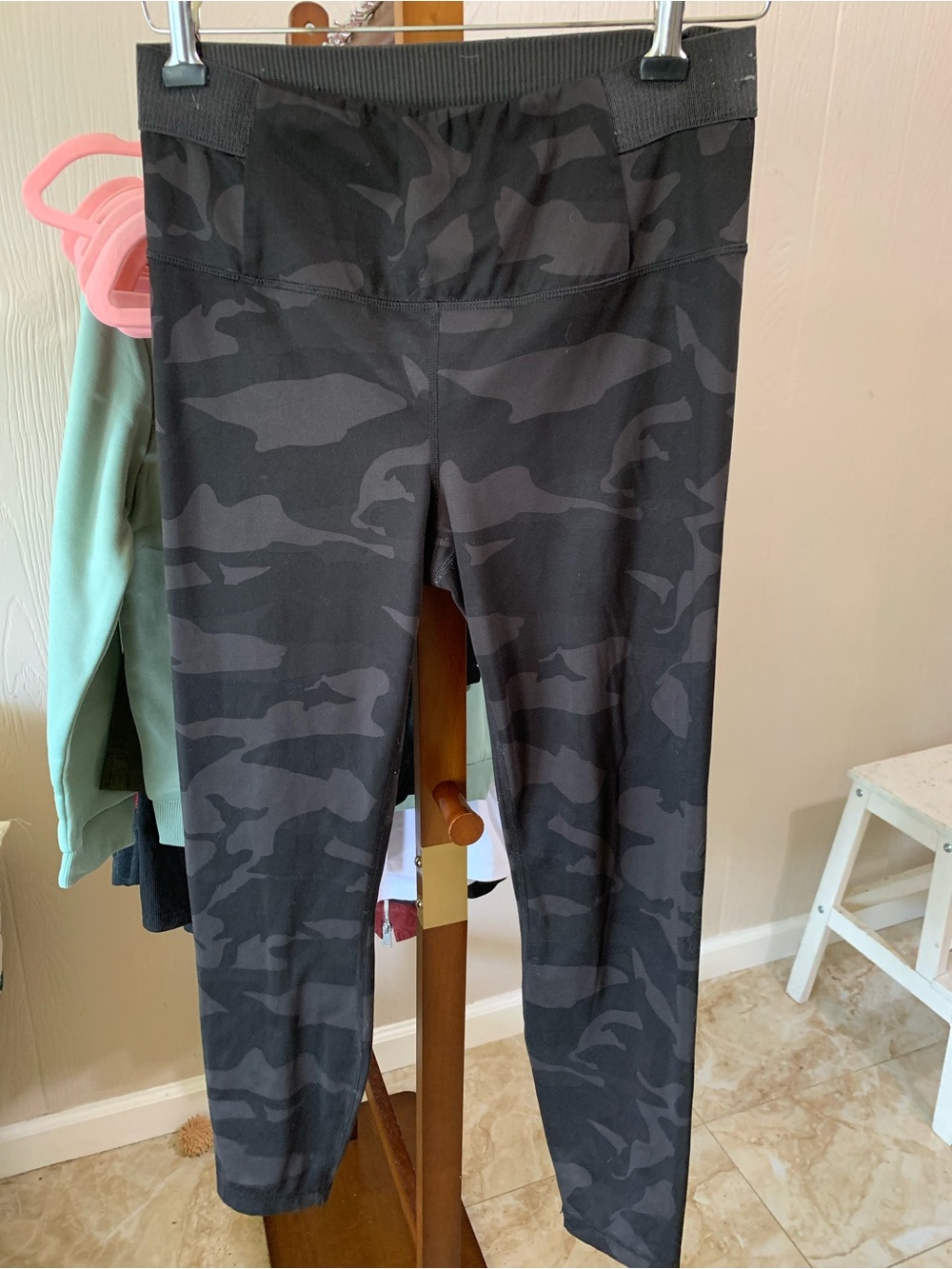 Yogalicious Black & Charcoal Camo Kids Leggings